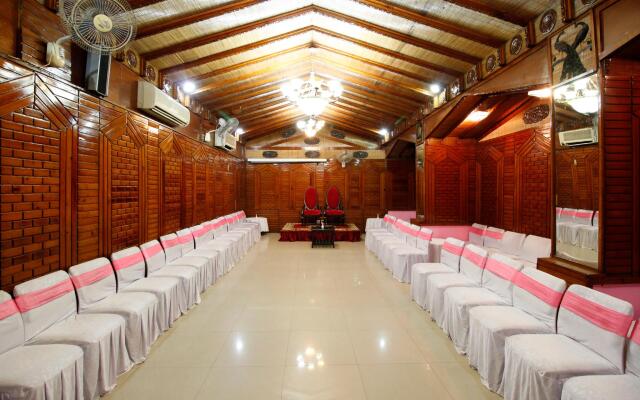 Vardaan Hotel