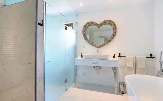 Apricot Gardens Guesthouse