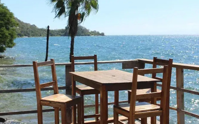 Nkhudzi Beach Lodge