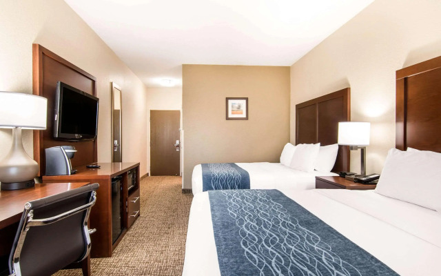 Comfort Inn & Suites Junction City - near Fort Riley