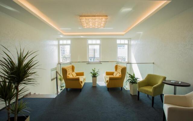 Mackintosh Hotel