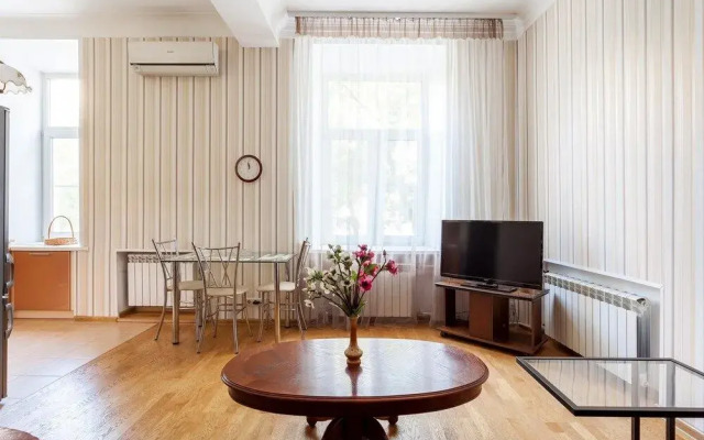 ApartLux на наб. Шевченко