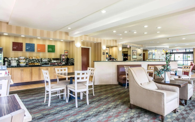 Comfort Suites Columbia Northeast - Fort Jackson