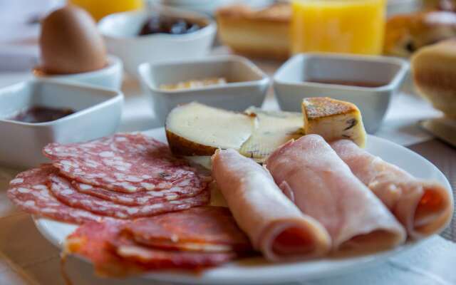 Clos de Vallombreuse, The Originals Relais