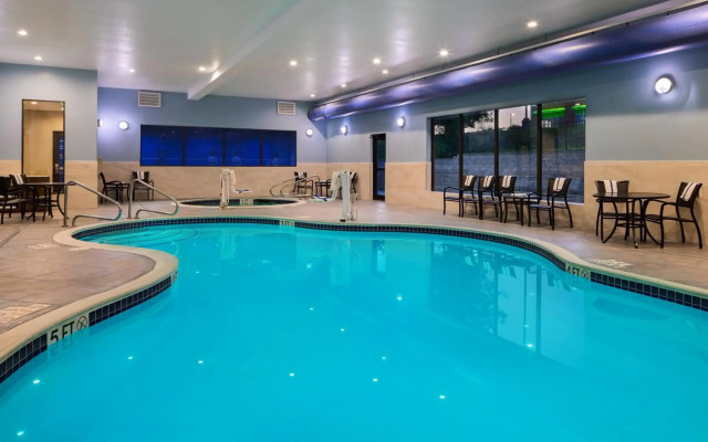 Holiday Inn Express & Suites Bridgeport by IHG