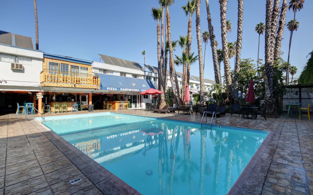 Tradewinds Hotel LAX Airport