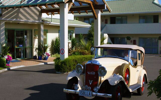 Birchwood Spa Motel