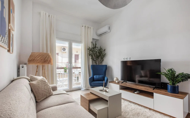 Les Nuances de Blue 1-BR Apt in Athens