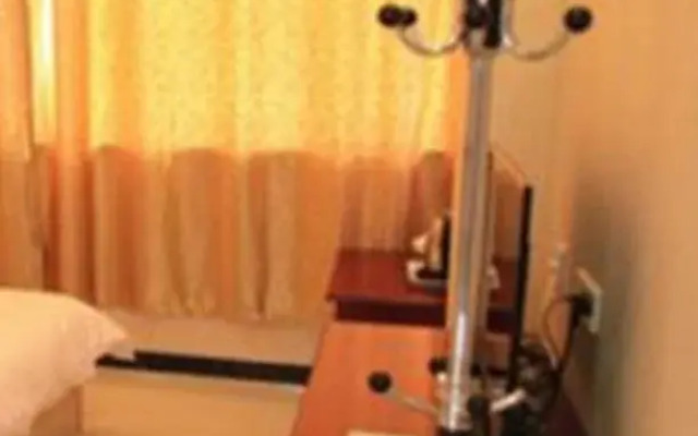 Hongqiao Express Hotel