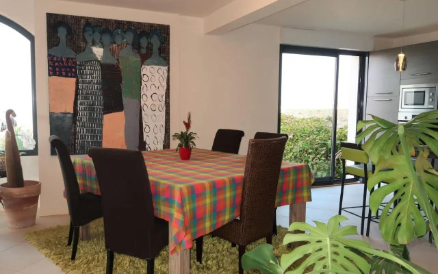 Holiday Home Men Meur (Gul100)