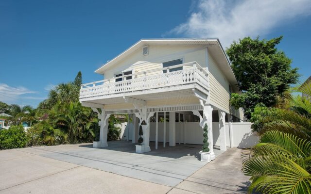 Pineapple Key Apartment 4