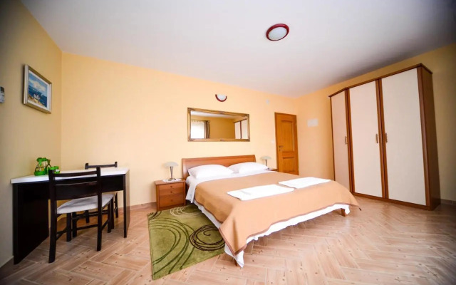 Apartments Dalmacija