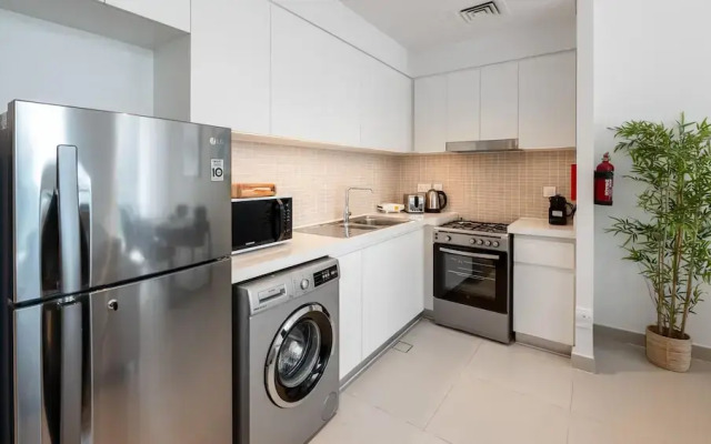 Homey Park View 2BR in Dubai Creek Harbour