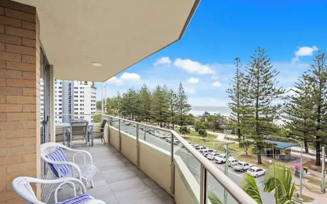 Iconic Burleigh Beachfront Apartment