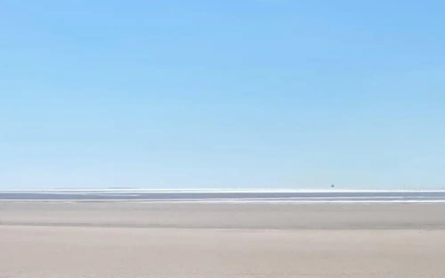 Beachside Holiday Retreat - Sleeps 6 & Parking