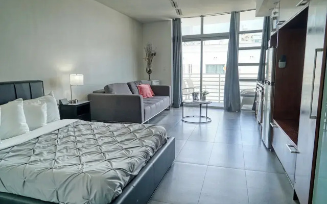 Private Apartment at the Congress