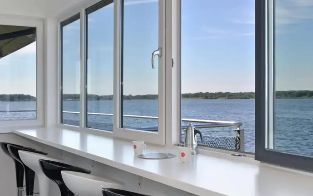 Waterfront Penthouse With Roof Terrace and Private Jetty