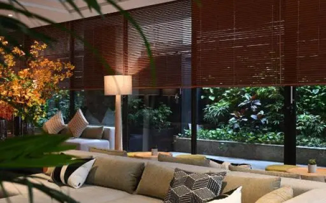 Via Hotel Breeze