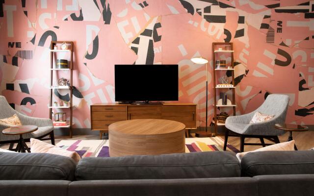 Crowne Plaza Atlanta Perimeter at Ravinia by IHG