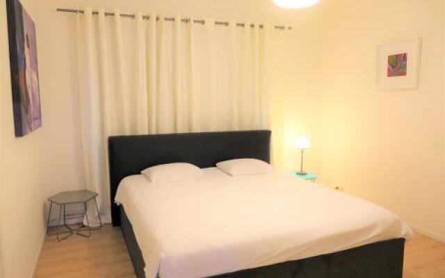 Catherina At Friday - Bnb Antwerp Historic City Centre - Free Parking Garage