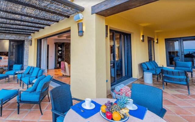 Best Executive-Style Luxury Residence on Property