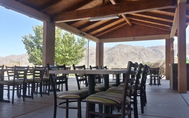 Oasis Inn & Suites Joshua Tree - 29 Palms