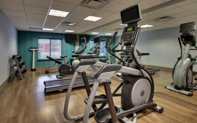 Holiday Inn Express & Suites Waukegan by IHG