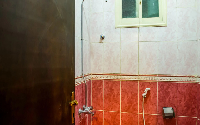 OYO 525 Rose Plaza 1
