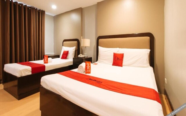 RedDoorz Plus Park-Lay Suites Kidapawan City