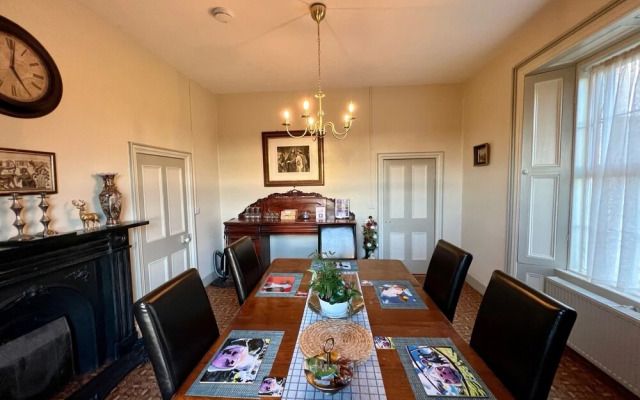 Nore View House