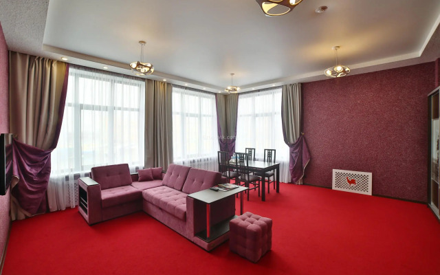 Heliopark Cruise Hotel