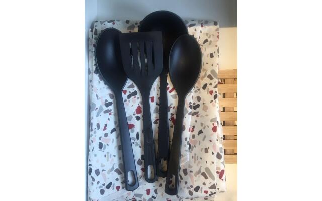 L' Adresse Reserve 203A