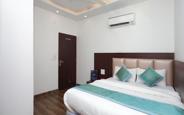 OYO 12503 Hotel Corner Point