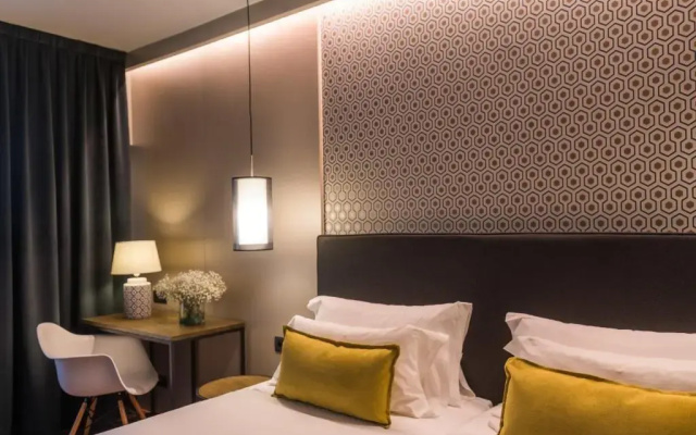 Up Rooms Vic Hotel
