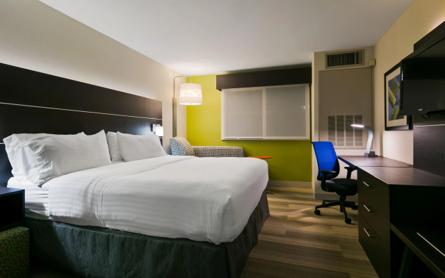 Holiday Inn Express & Suites Burlington by IHG