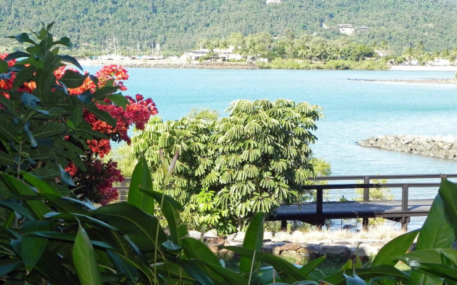 Airlie Waterfront Bed & Breakfast