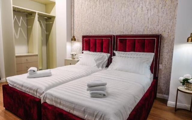 Rama’s Hotel
