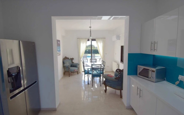 Villa Inia on Aphrodite Hills