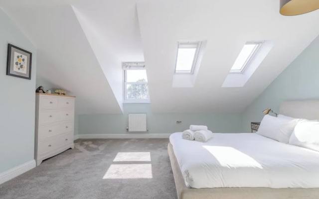 Beautiful & Modern 3BD House- Kennington!