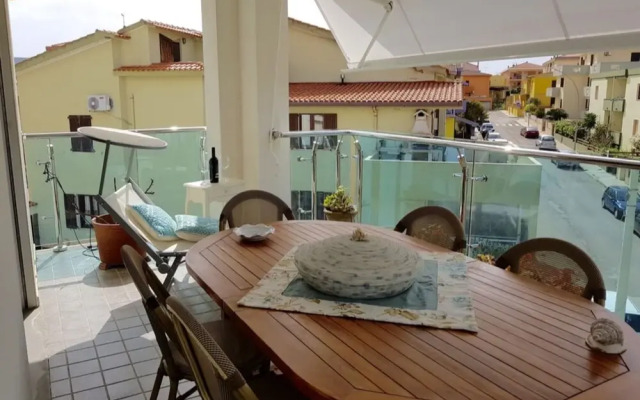 Oltremare apartment with large veranda for 6 people