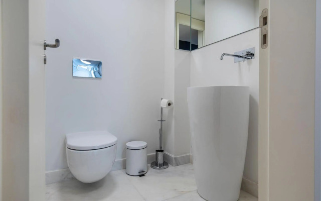 Stunning Apartment in Heart of Lisbon by LovelyStay