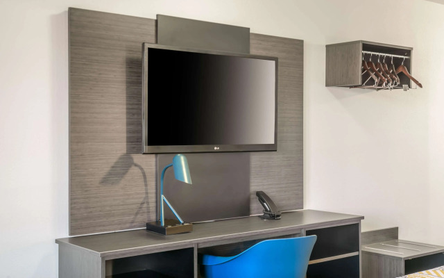 Motel 6 Commerce, GA