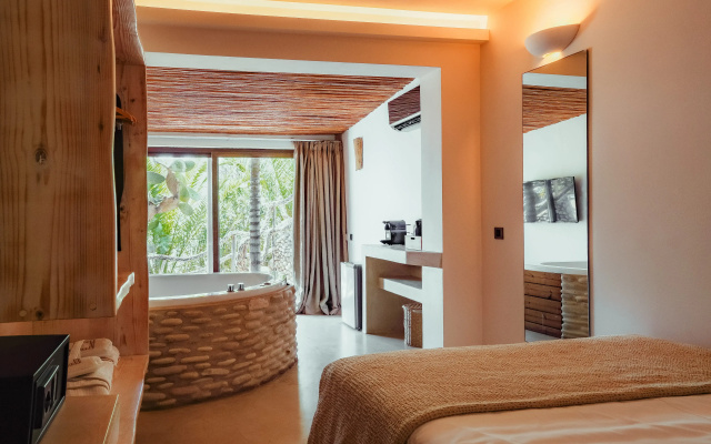 Gloria Maris Hotel Suites & Villas