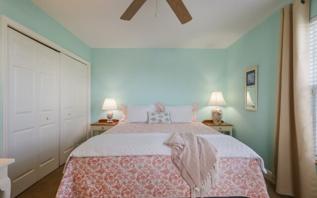 Sunkissed 3 Bedroom Townhouse by RedAwning