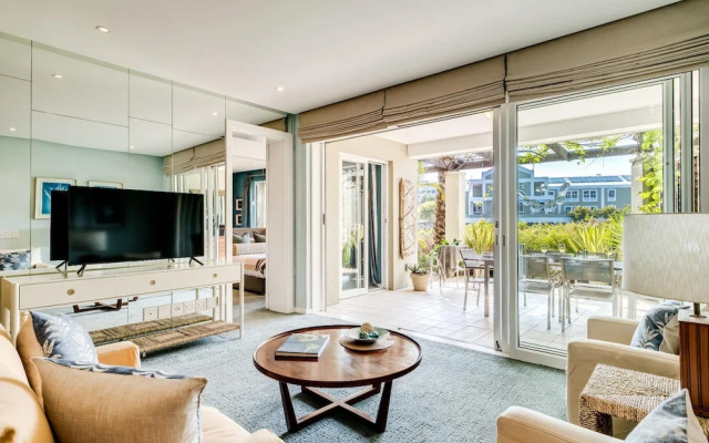 Secure 2bed Apartment in the Marina Carradale 002