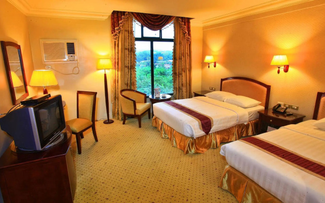 Sarrosa International Hotel and Residential Suites