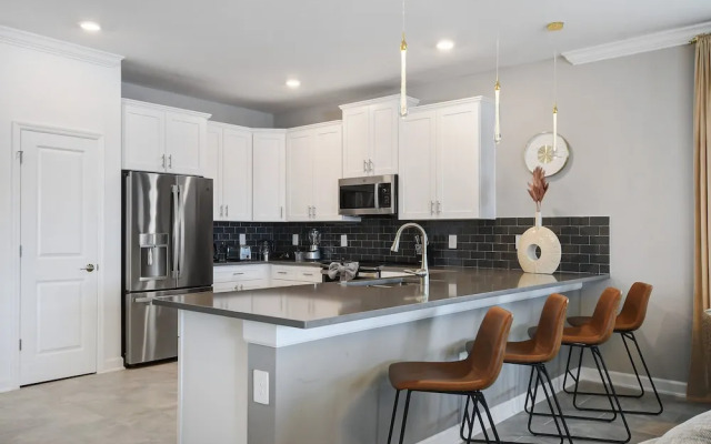 Storey Lake 10br Lakeview Home Pool/spa Game Room