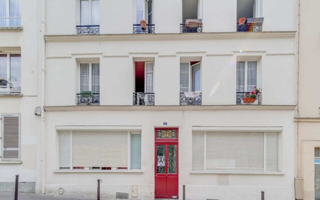 Apartment Near Père Lachaise for 3 People