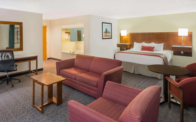 Crystal Inn Hotel & Suites