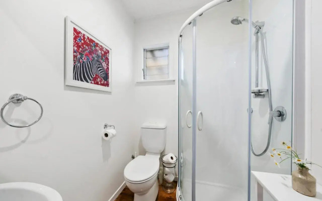 The Long House - Waikanae Holiday Home
